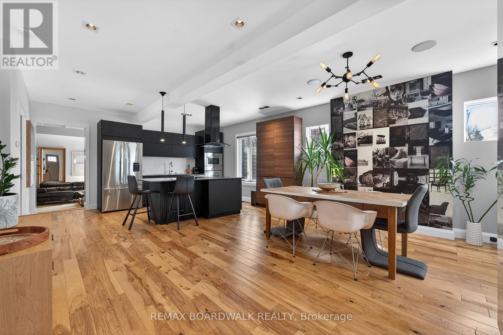 154 Queen Mary Street, Ottawa, Ontario  K1K 1X5 - Photo 5 - X12920240