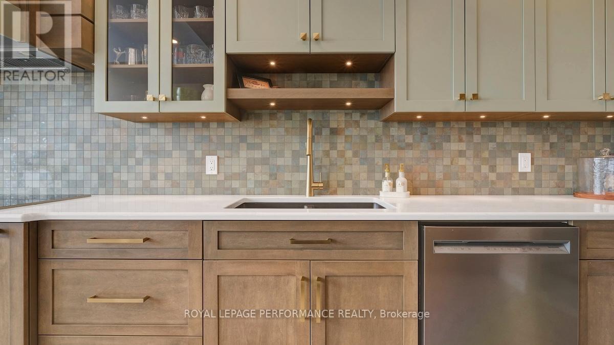 2002 - 1480 Riverside Drive, Ottawa, Ontario  K1G 5H2 - Photo 5 - X12920342