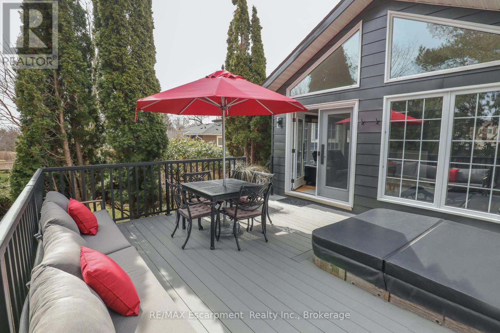 2183 Sandringham Drive, Burlington, Ontario  L7P 3E7 - Photo 19 - W12920242