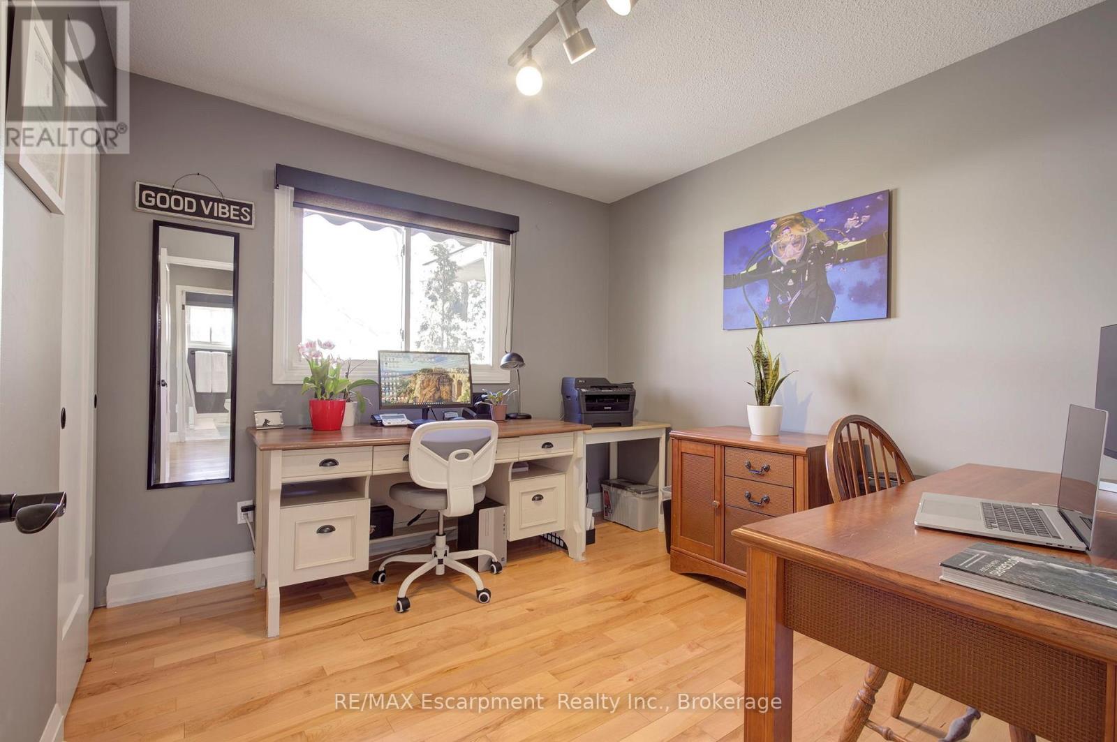 2183 Sandringham Drive, Burlington, Ontario  L7P 3E7 - Photo 31 - W12920242