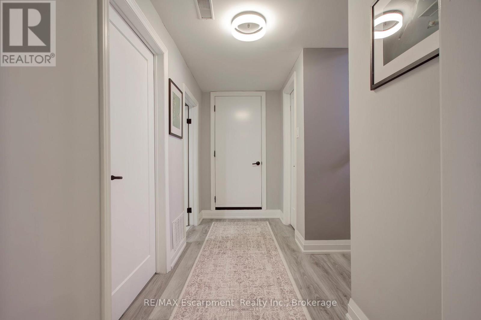 2183 Sandringham Drive, Burlington, Ontario  L7P 3E7 - Photo 33 - W12920242