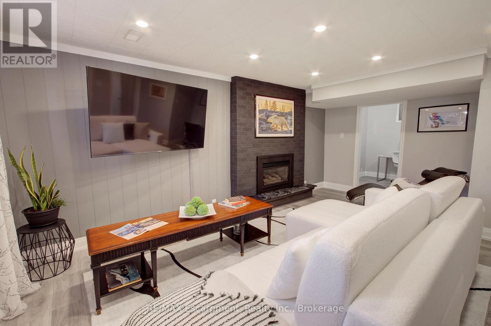 2183 Sandringham Drive, Burlington, Ontario  L7P 3E7 - Photo 35 - W12920242