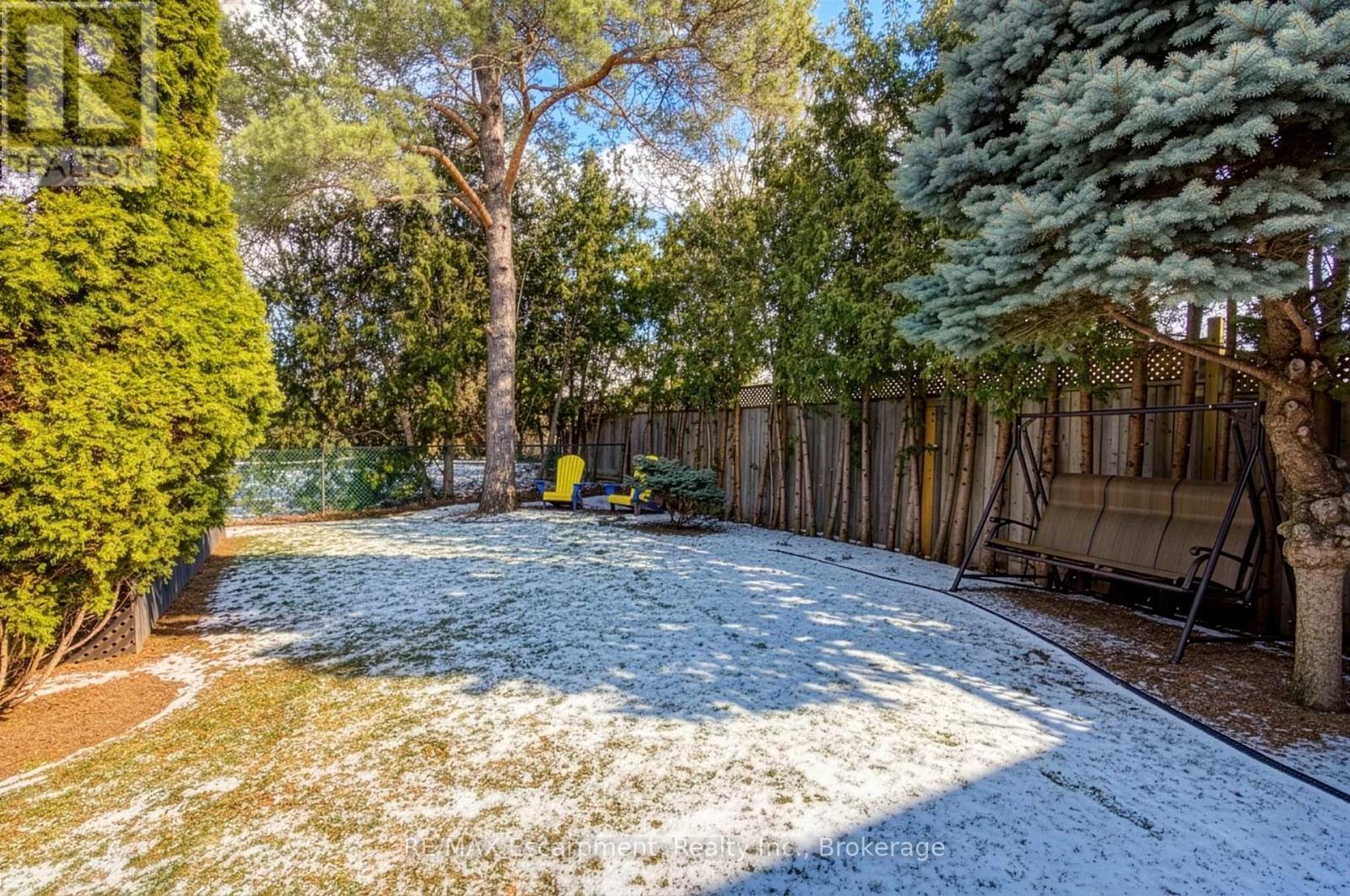 2183 Sandringham Drive, Burlington, Ontario  L7P 3E7 - Photo 44 - W12920242