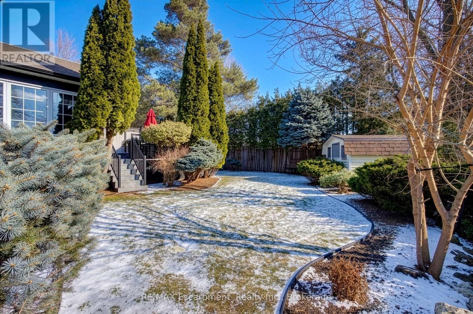 2183 Sandringham Drive, Burlington, Ontario  L7P 3E7 - Photo 45 - W12920242