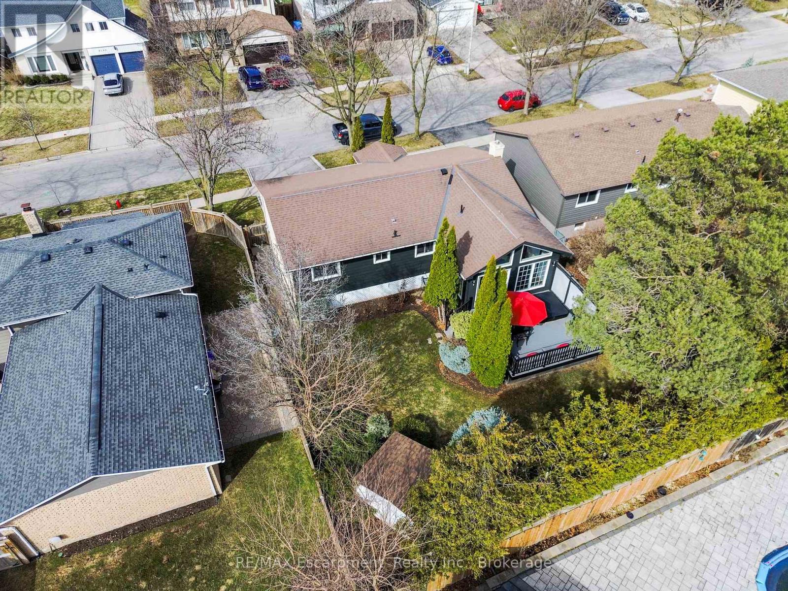 2183 Sandringham Drive, Burlington, Ontario  L7P 3E7 - Photo 47 - W12920242