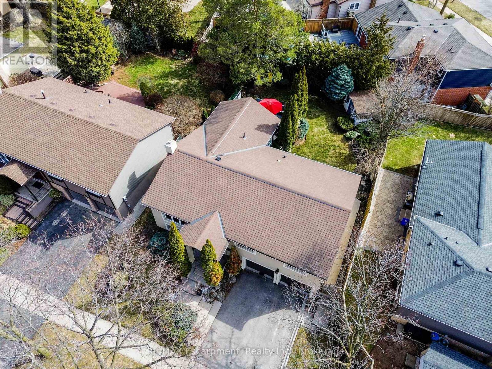 2183 Sandringham Drive, Burlington, Ontario  L7P 3E7 - Photo 49 - W12920242