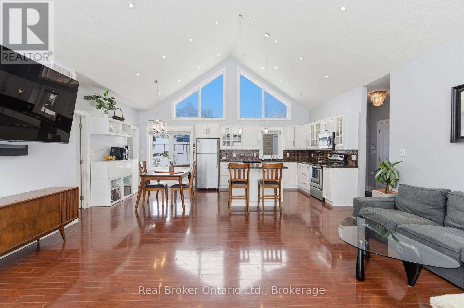 19 North Taylor Road, Kawartha Lakes, Ontario  K0M 2B0 - Photo 4 - X12920222