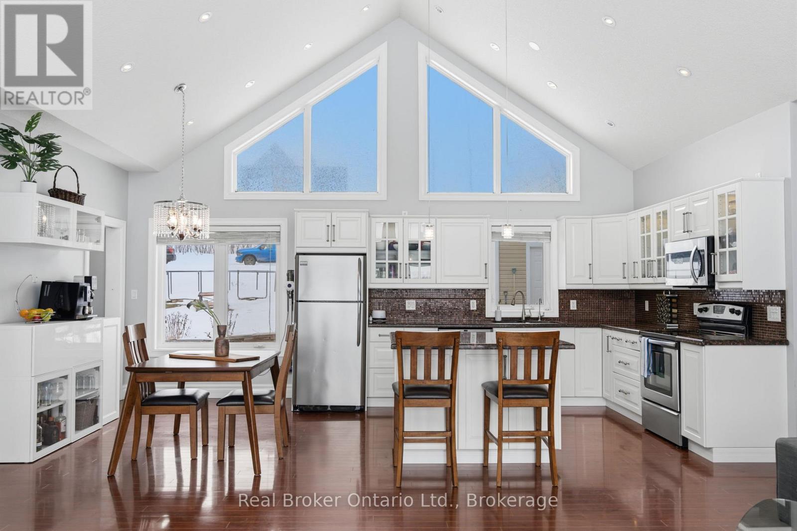 19 North Taylor Road, Kawartha Lakes, Ontario  K0M 2B0 - Photo 5 - X12920222