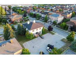 83 DAWSON MANOR BOULEVARD, Newmarket, Ontario