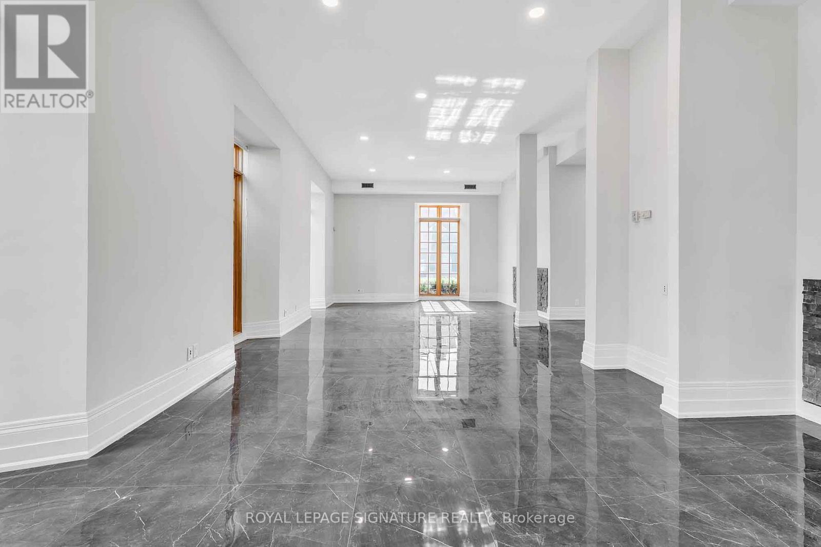 83 Dawson Manor Boulevard, Newmarket, Ontario  L3X 2H5 - Photo 18 - N12894542