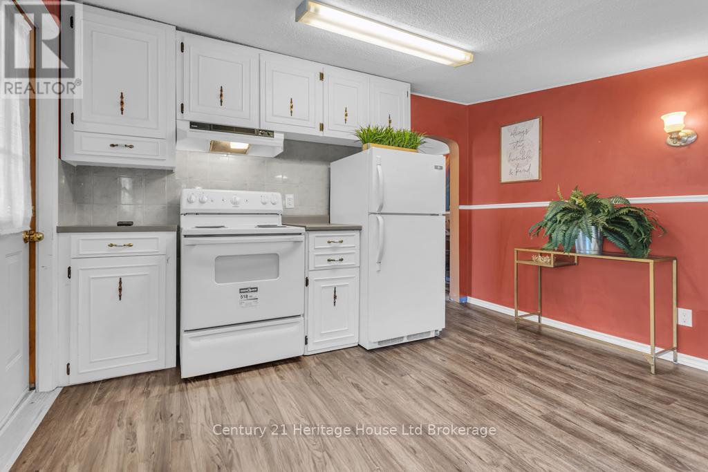 386 Oxford Avenue, Ingersoll, Ontario  N5C 3H6 - Photo 11 - X12920202