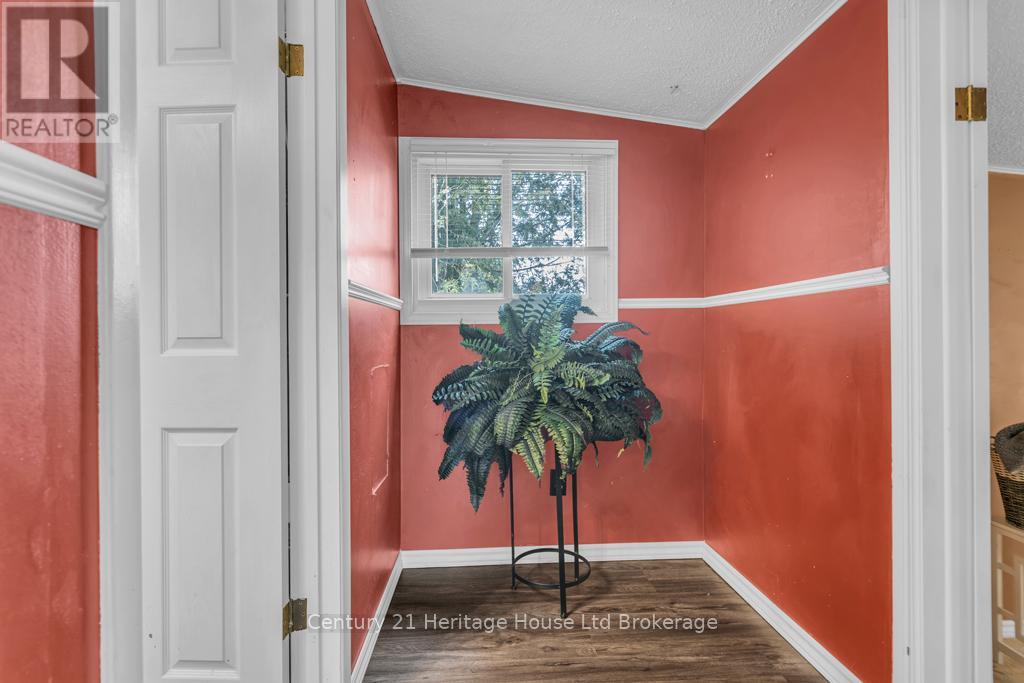 386 Oxford Avenue, Ingersoll, Ontario  N5C 3H6 - Photo 13 - X12920202