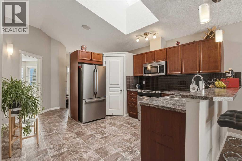 200 New Brighton Green Se, Calgary, Alberta  T2Z 0J8 - Photo 4 - A2293849