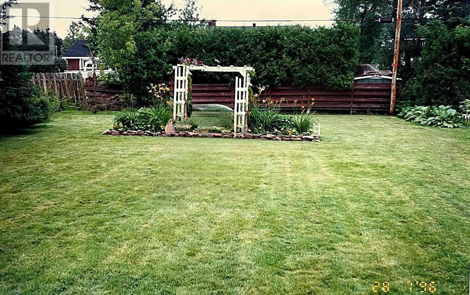 190 Lake St, Sault Ste. Marie, Ontario  P6A 4B1 - Photo 11 - SM260524