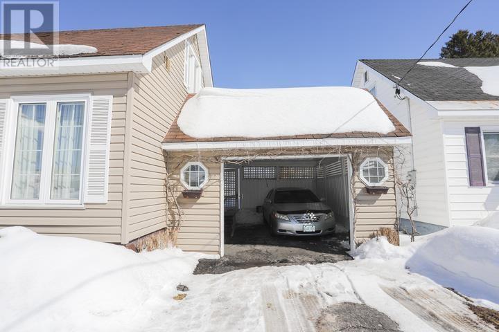 190 Lake St, Sault Ste. Marie, Ontario  P6A 4B1 - Photo 4 - SM260524