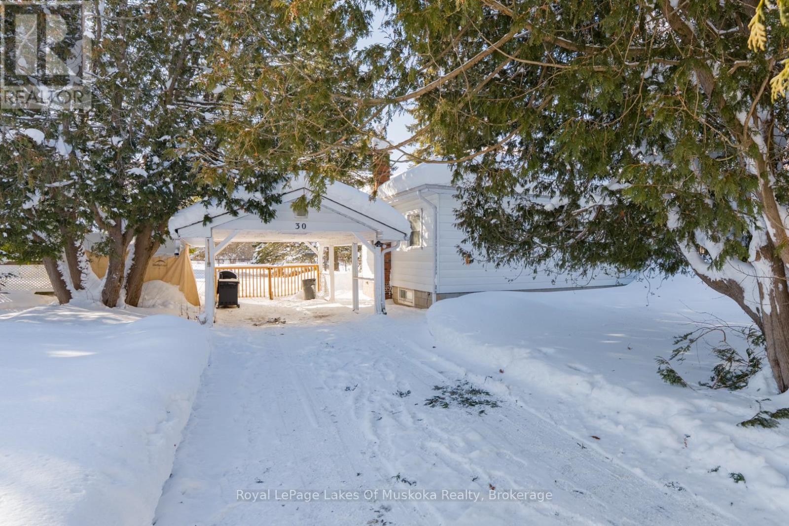 30 Kitchen Road S, Huntsville, Ontario  P1H 1Y3 - Photo 2 - X12920204