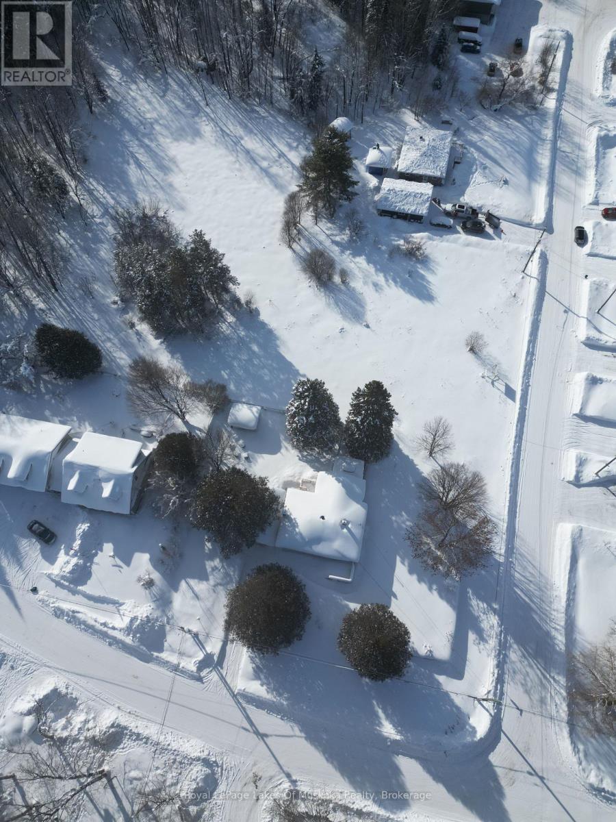 30 Kitchen Road S, Huntsville, Ontario  P1H 1Y3 - Photo 36 - X12920204