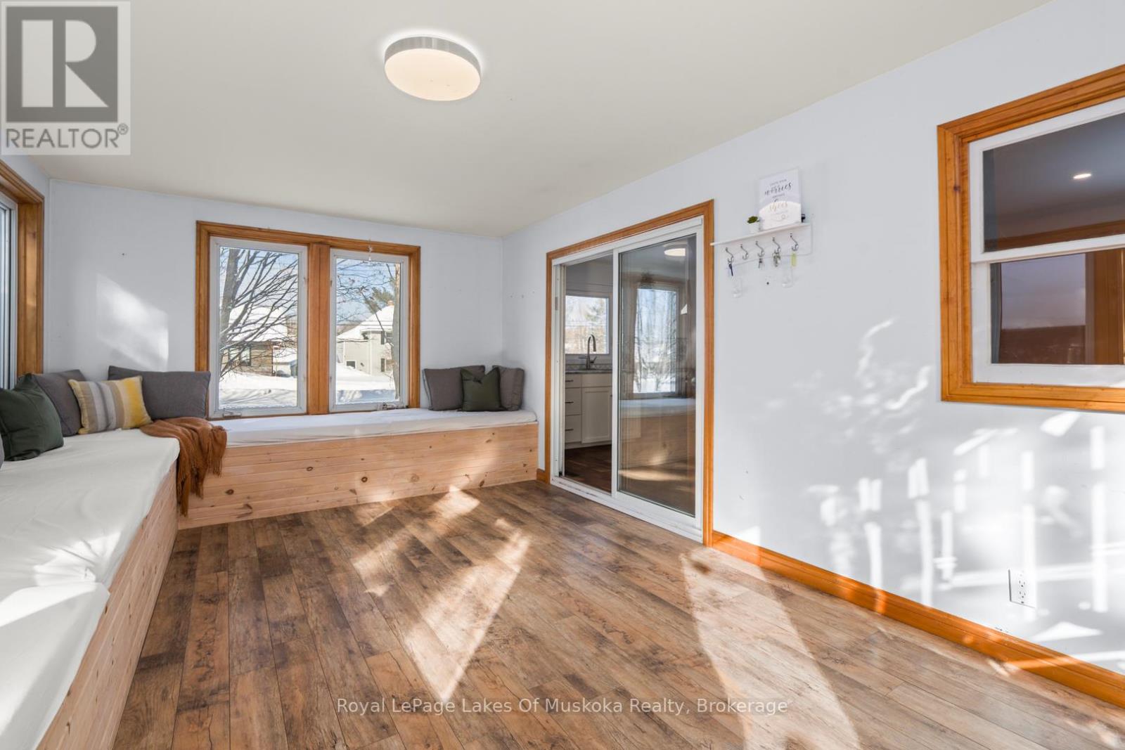 30 Kitchen Road S, Huntsville, Ontario  P1H 1Y3 - Photo 5 - X12920204