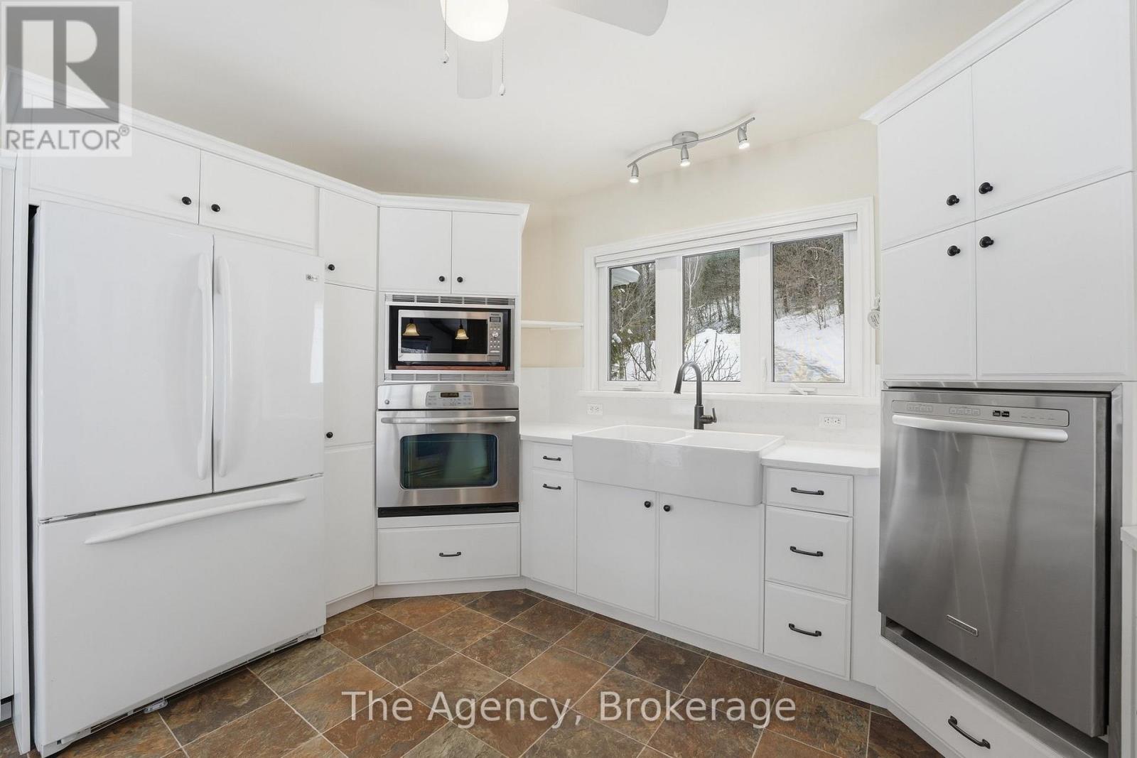 1132 Trapline Trail, Dysart Et Al, Ontario  K0M 1S0 - Photo 20 - X12920314