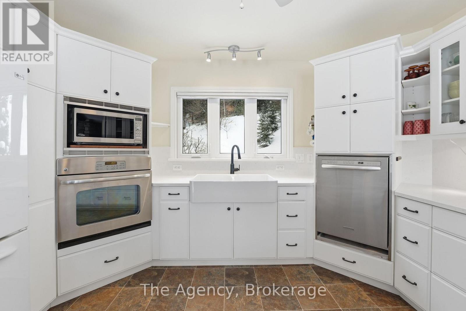 1132 Trapline Trail, Dysart Et Al, Ontario  K0M 1S0 - Photo 22 - X12920314