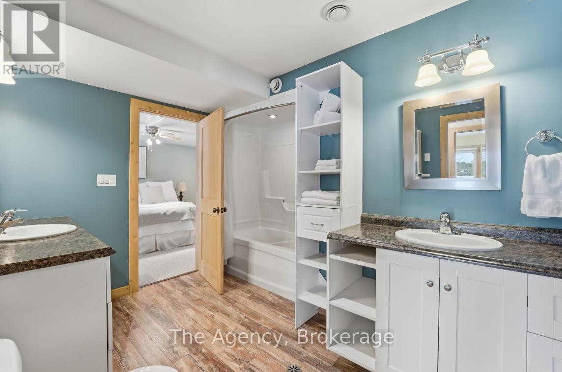 1132 Trapline Trail, Dysart Et Al, Ontario  K0M 1S0 - Photo 39 - X12920314