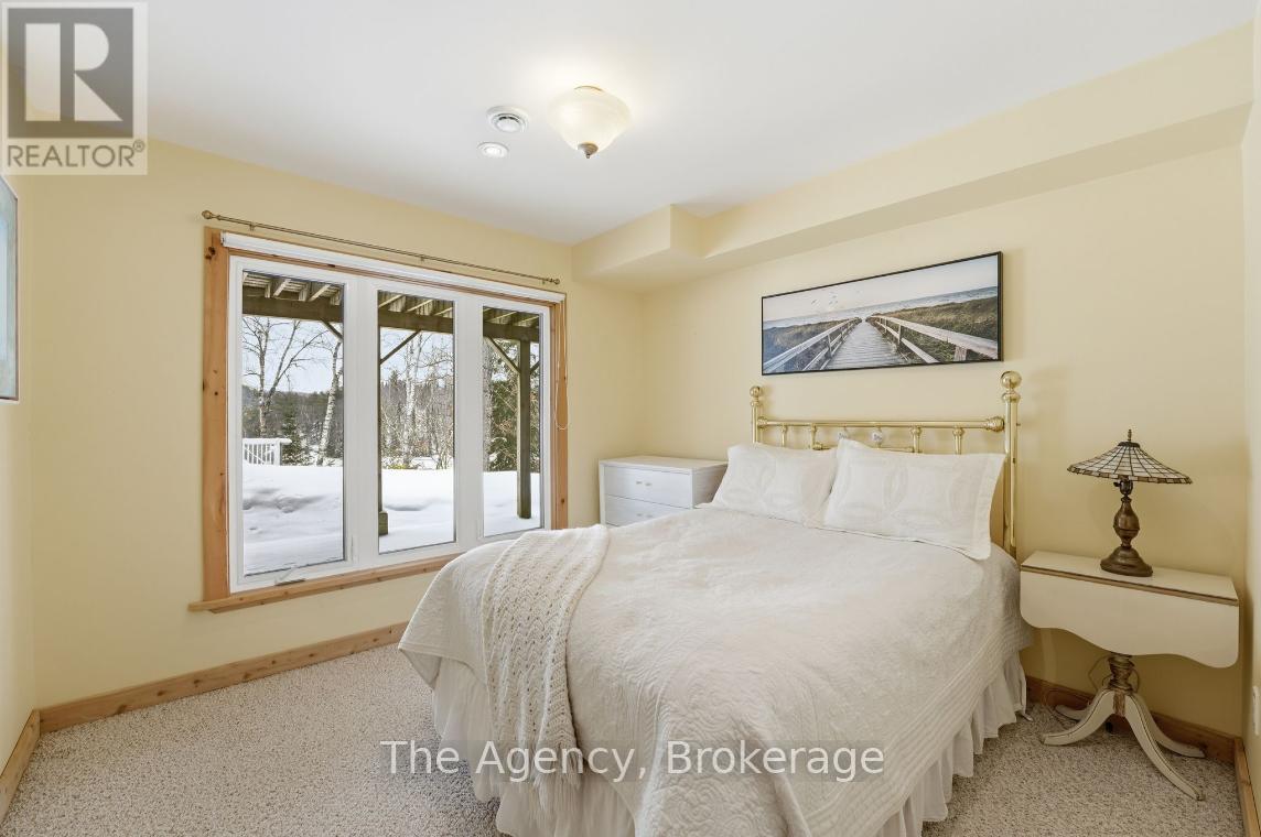 1132 Trapline Trail, Dysart Et Al, Ontario  K0M 1S0 - Photo 40 - X12920314