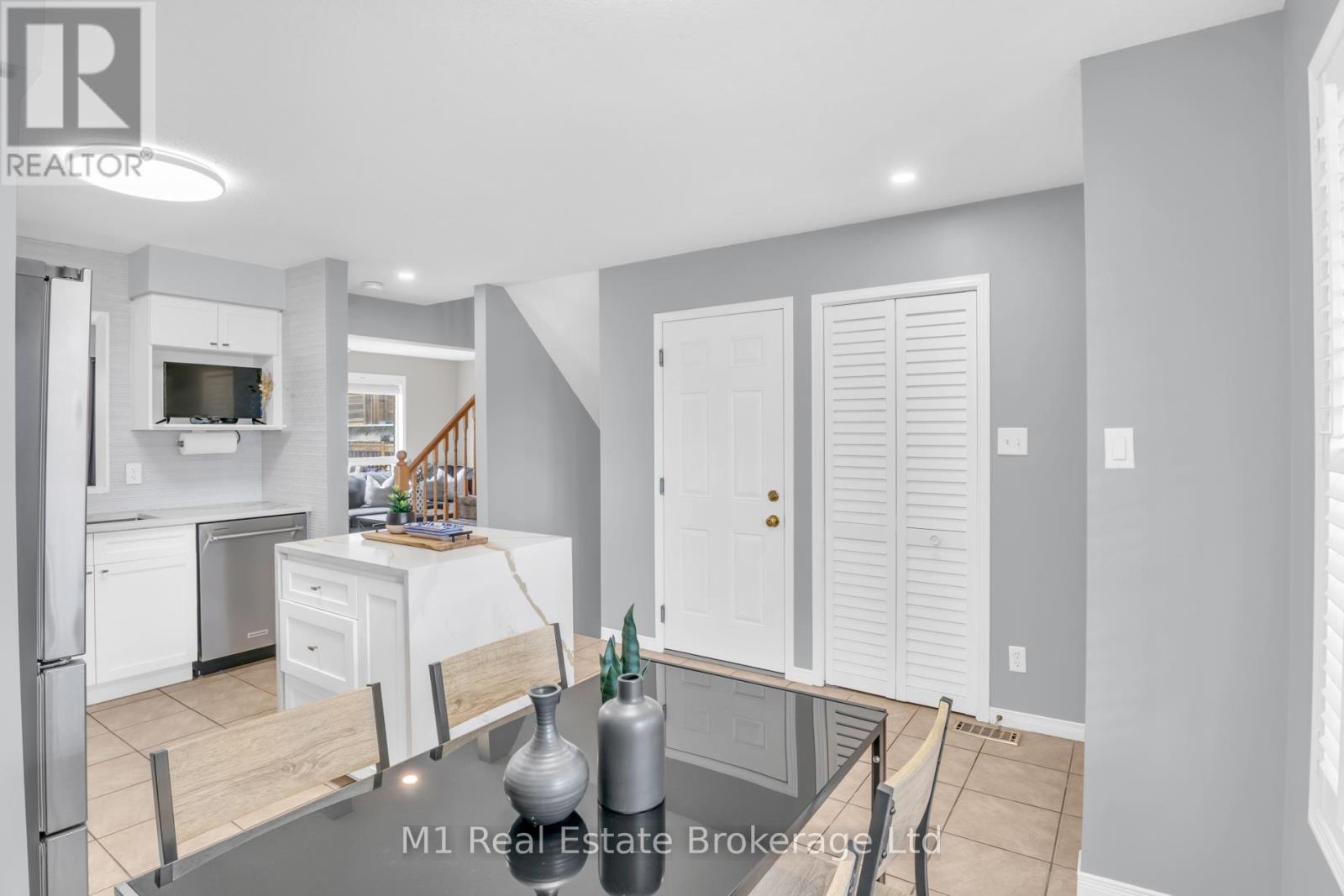 30 Creekside Drive, Guelph, Ontario  N1E 0C2 - Photo 15 - X12920344