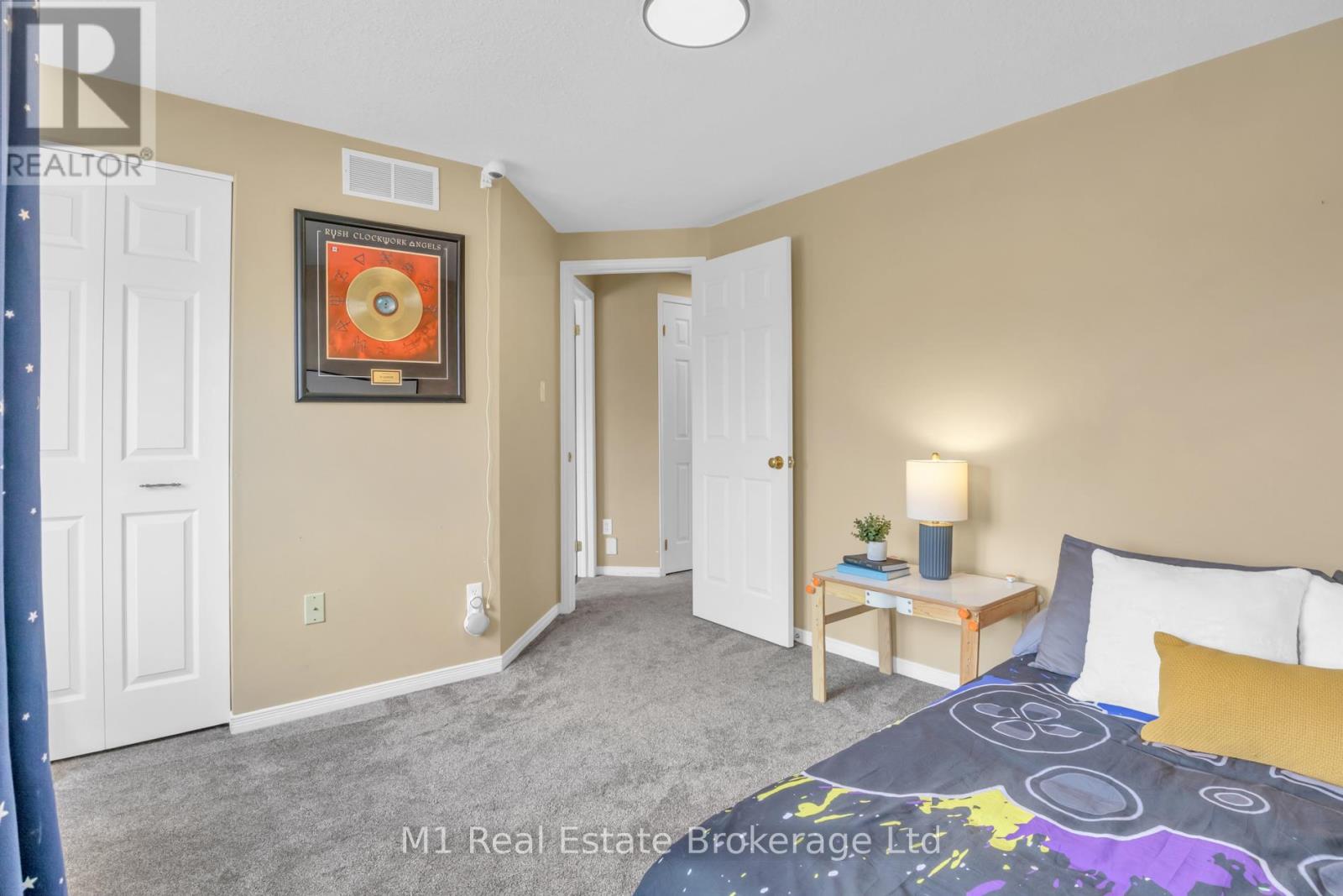 30 Creekside Drive, Guelph, Ontario  N1E 0C2 - Photo 18 - X12920344