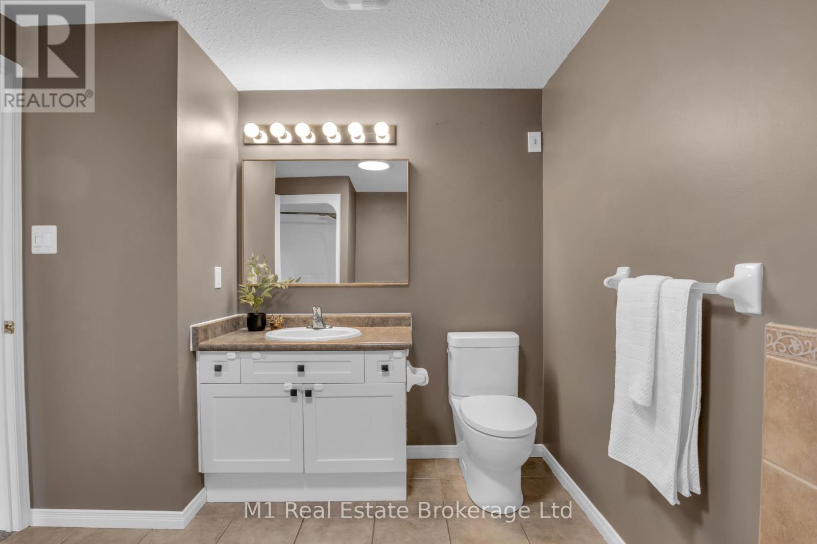 30 Creekside Drive, Guelph, Ontario  N1E 0C2 - Photo 23 - X12920344