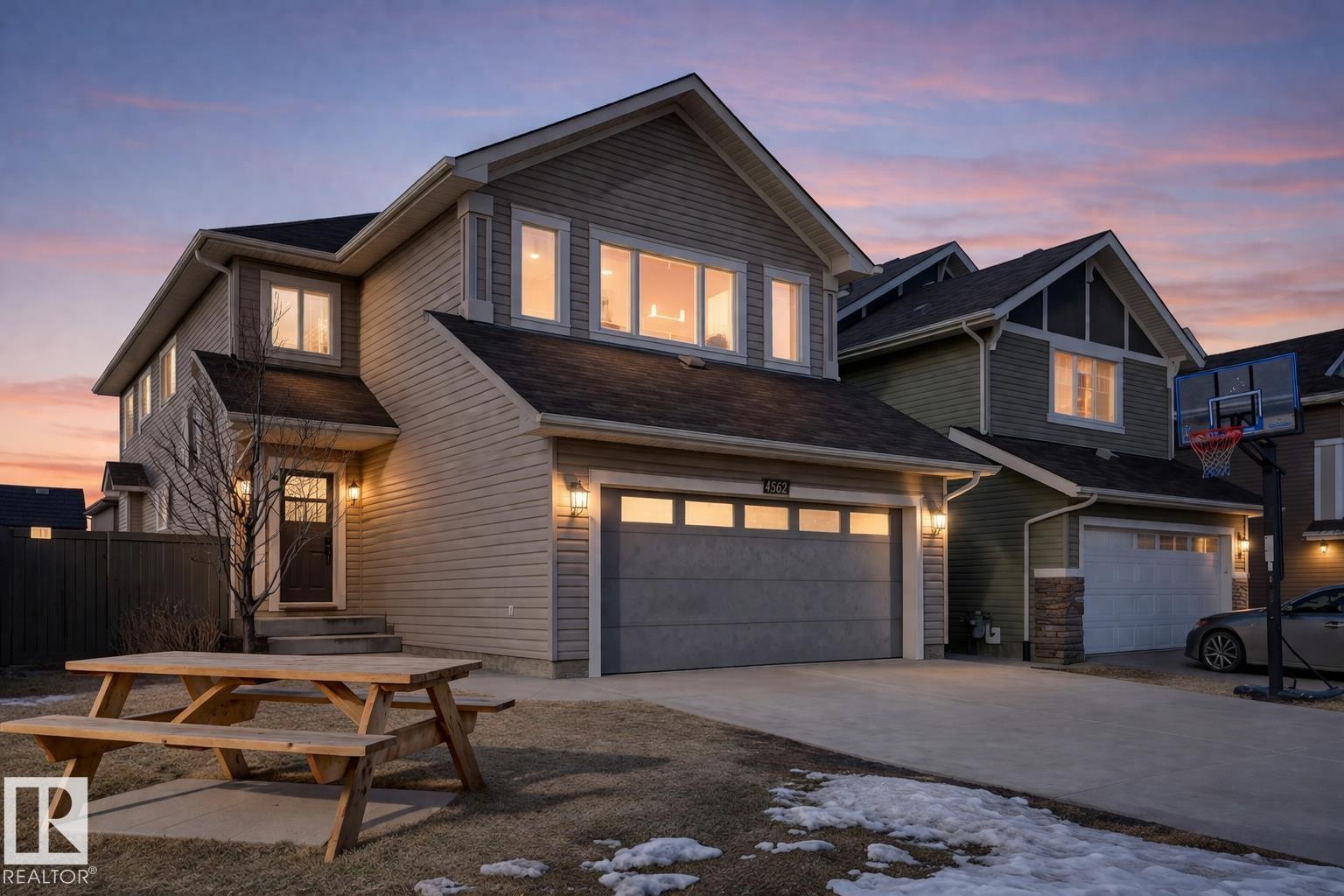 1564 36 Av Nw, Edmonton, Alberta  T5P 0L9 - Photo 2 - E4478915