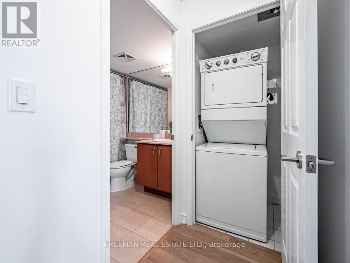 1201 - 736 Spadina Avenue, Toronto, Ontario  M5S 2J6 - Photo 10 - C12920326