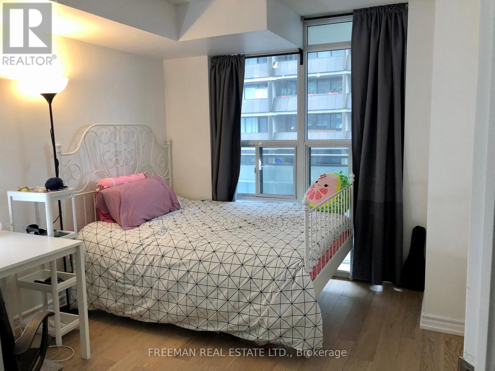 1201 - 736 Spadina Avenue, Toronto, Ontario  M5S 2J6 - Photo 7 - C12920326