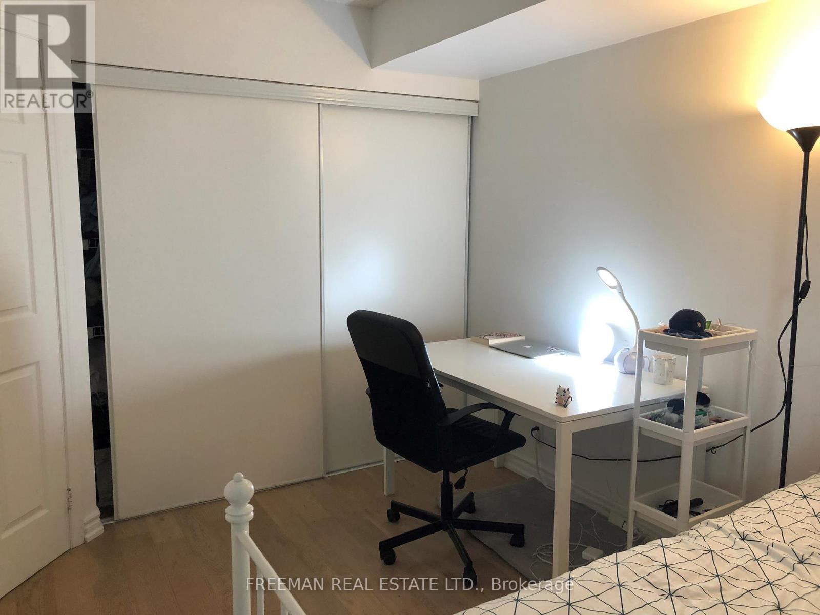 1201 - 736 Spadina Avenue, Toronto, Ontario  M5S 2J6 - Photo 8 - C12920326