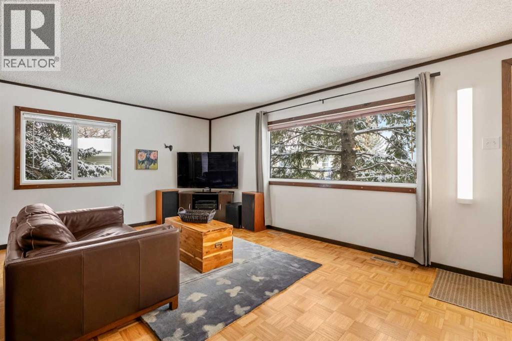 157 Spring Haven Mews Se, Airdrie, Alberta  T4A 1A8 - Photo 5 - A2293527