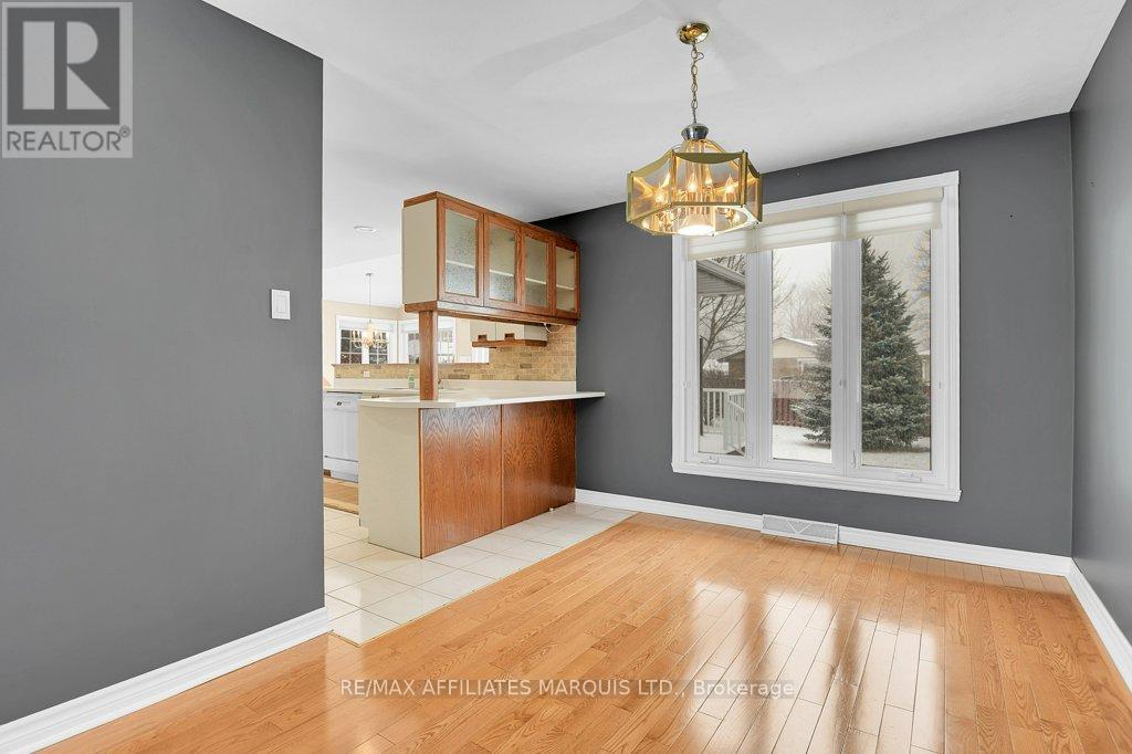 784 Iroquois Drive, Cornwall, Ontario  K6H 5C5 - Photo 6 - X12920320