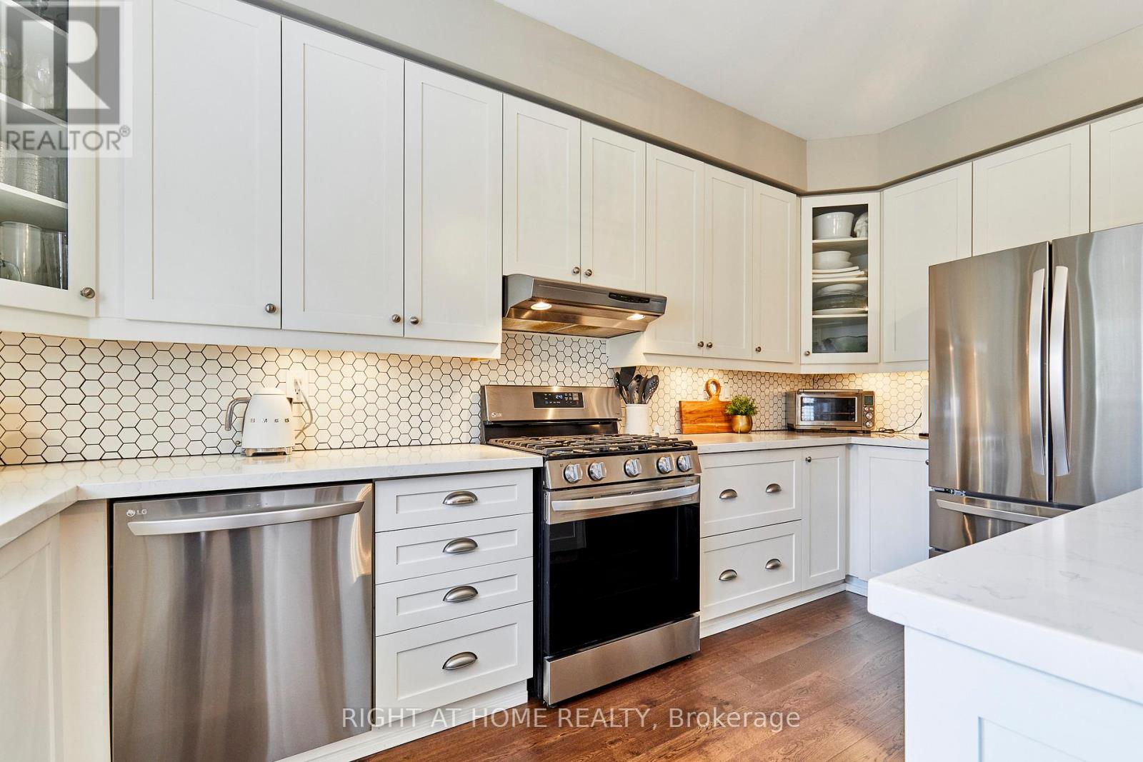 9 Artesian Drive, Whitby, Ontario L1P 1X7 - Photo 12 - E12920138