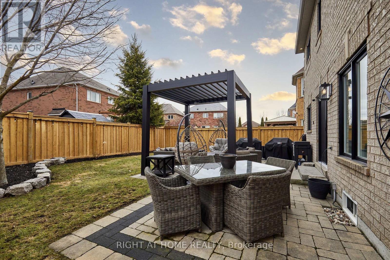 9 Artesian Drive, Whitby, Ontario L1P 1X7 - Photo 5 - E12920138