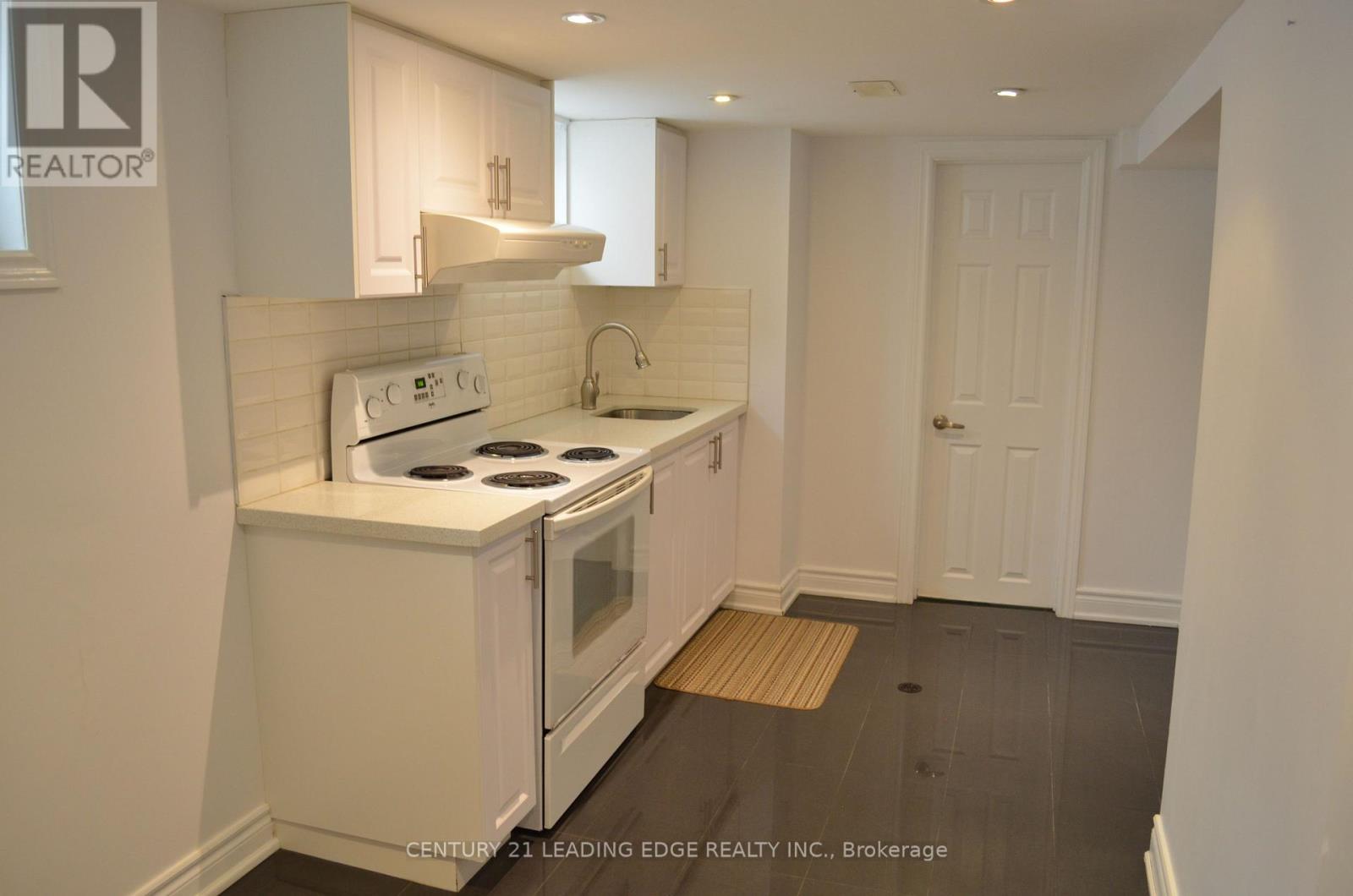 Bsmt - 10 Tartan Avenue, Toronto (Clairlea-Birchmount), Ontario  M1L 1T6 - Photo 4 - E12920142