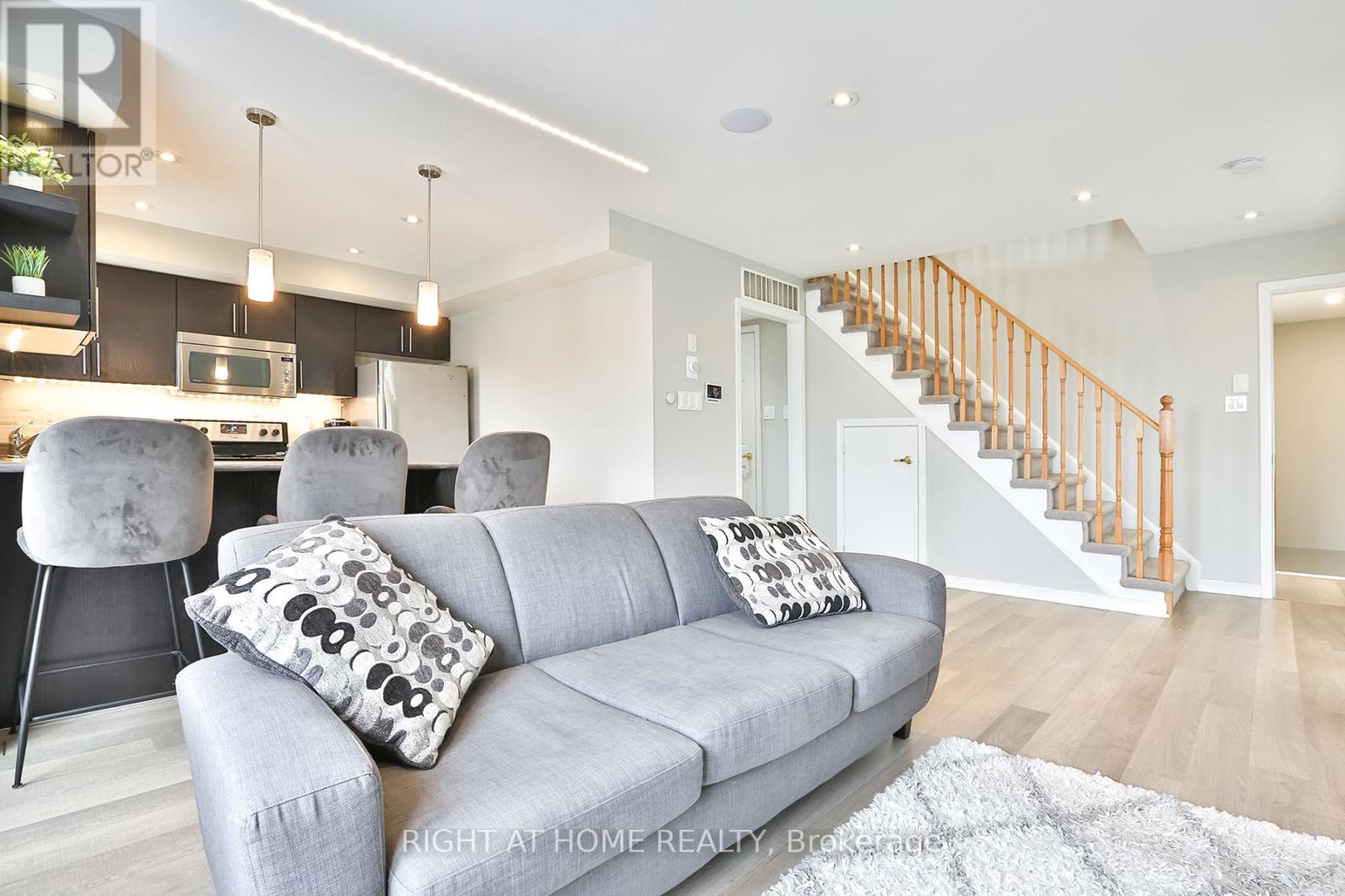 168 KINGSTON ROAD W, Ajax, Ontario