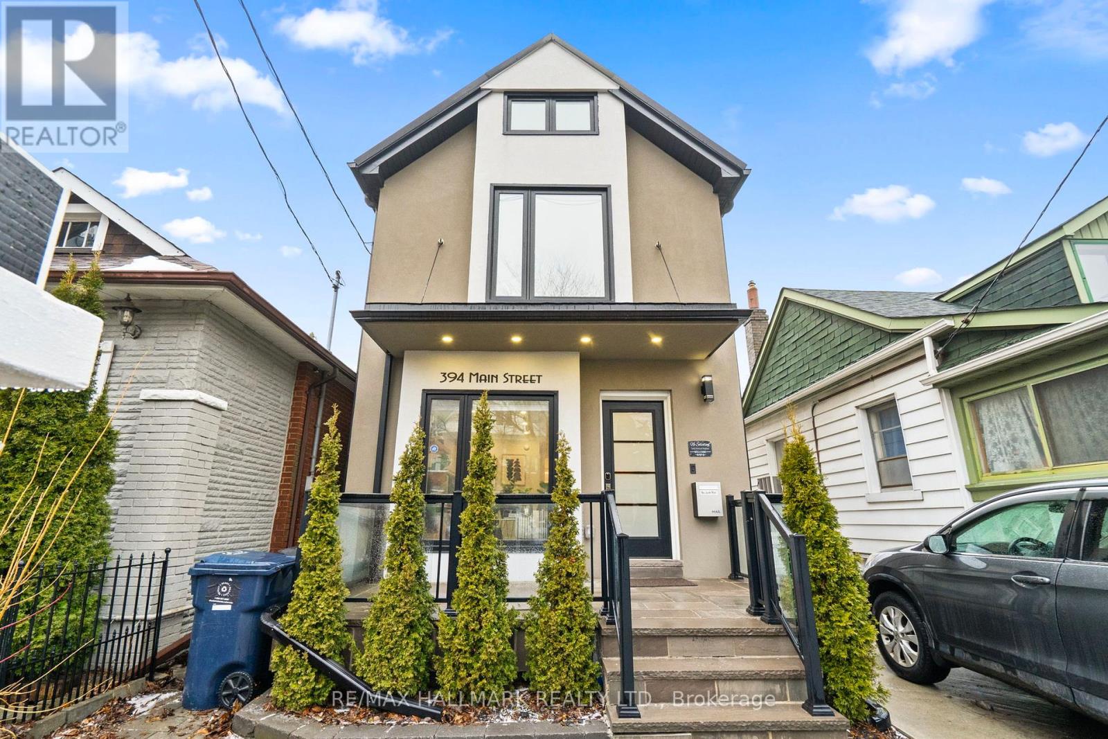 394 MAIN STREET, Toronto, Ontario