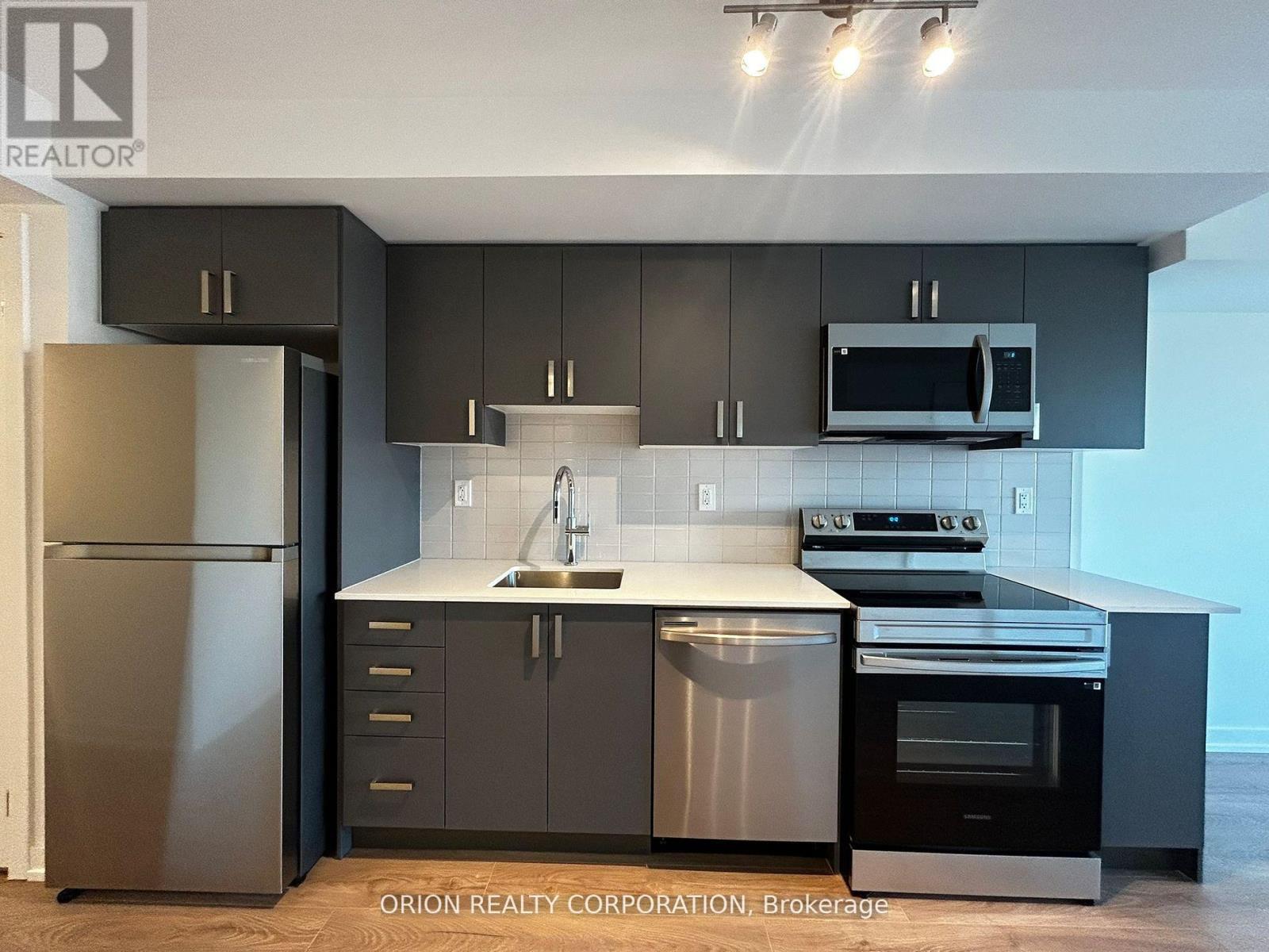 301 - 1435 Celebration Drive, Pickering, Ontario  L1W 0C4 - Photo 7 - E12920298