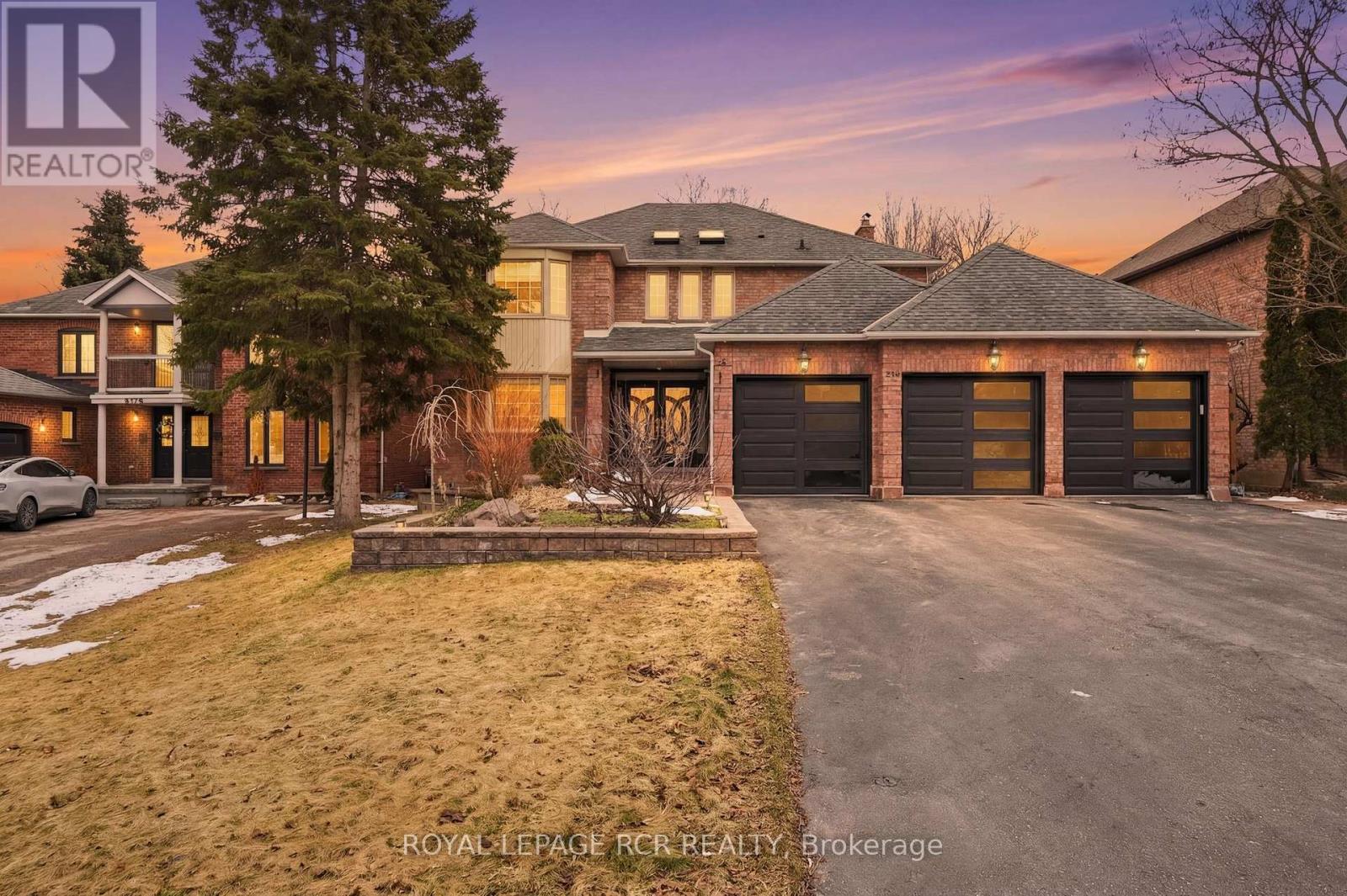 369 Kennedy Street W, Aurora, Ontario  L4G 5M5 - Photo 2 - N12920232