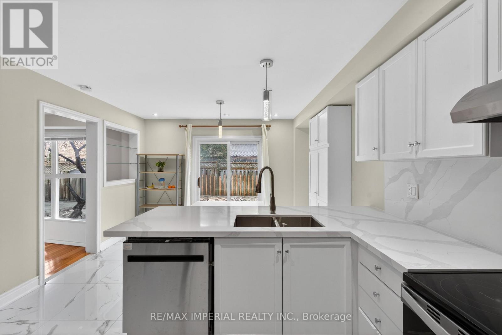 103 Ferdinand Avenue, Vaughan, Ontario  L6A 3H6 - Photo 14 - N12920254