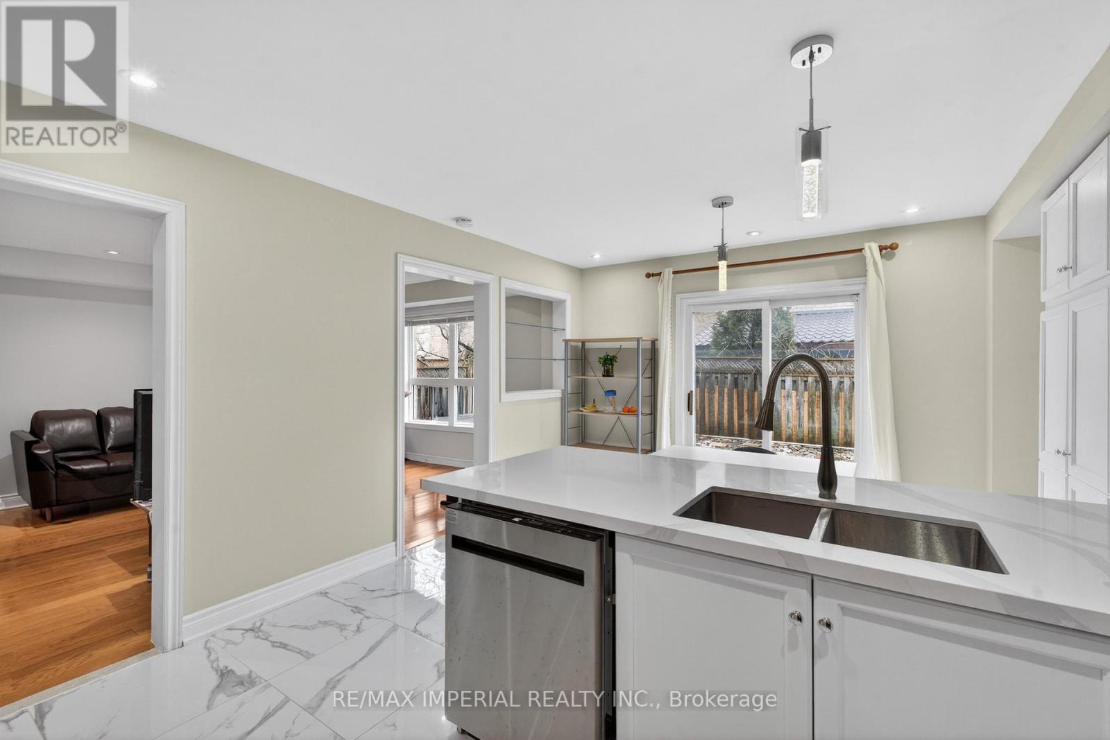 103 Ferdinand Avenue, Vaughan, Ontario  L6A 3H6 - Photo 17 - N12920254