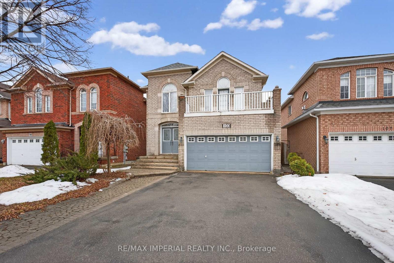 103 Ferdinand Avenue, Vaughan, Ontario  L6A 3H6 - Photo 2 - N12920254