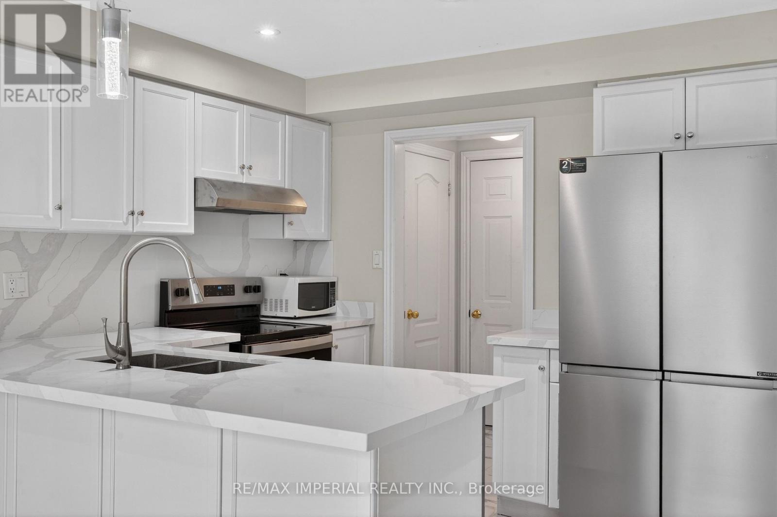 103 Ferdinand Avenue, Vaughan, Ontario  L6A 3H6 - Photo 21 - N12920254