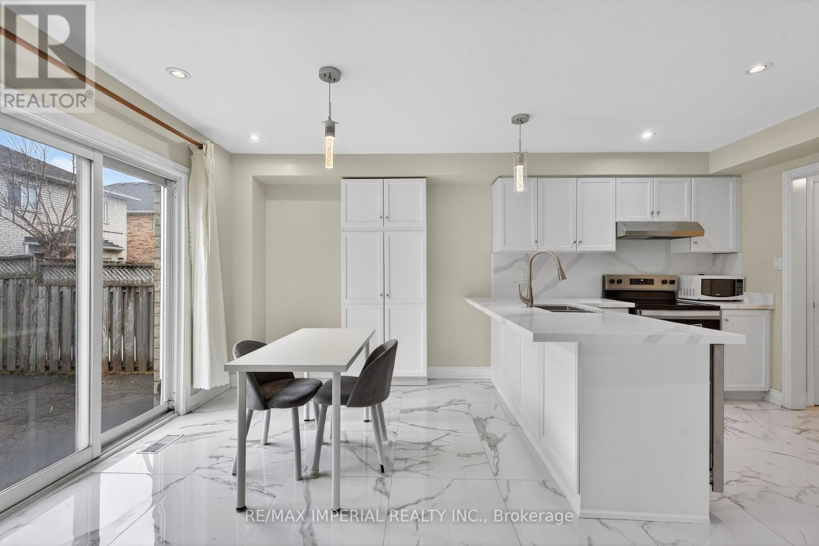 103 Ferdinand Avenue, Vaughan, Ontario  L6A 3H6 - Photo 23 - N12920254