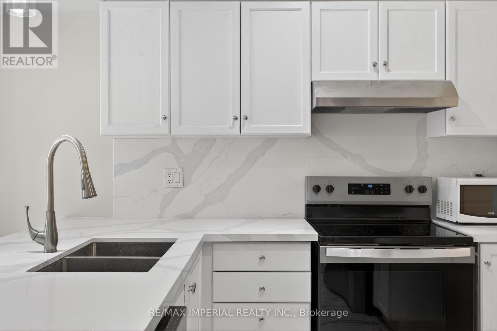 103 Ferdinand Avenue, Vaughan, Ontario  L6A 3H6 - Photo 26 - N12920254