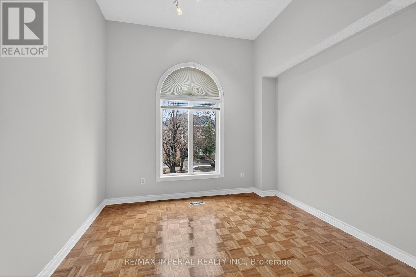 103 Ferdinand Avenue, Vaughan, Ontario  L6A 3H6 - Photo 28 - N12920254