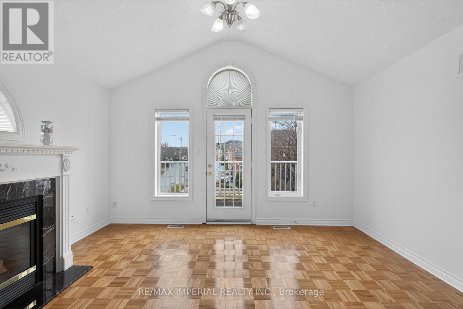 103 Ferdinand Avenue, Vaughan, Ontario  L6A 3H6 - Photo 30 - N12920254